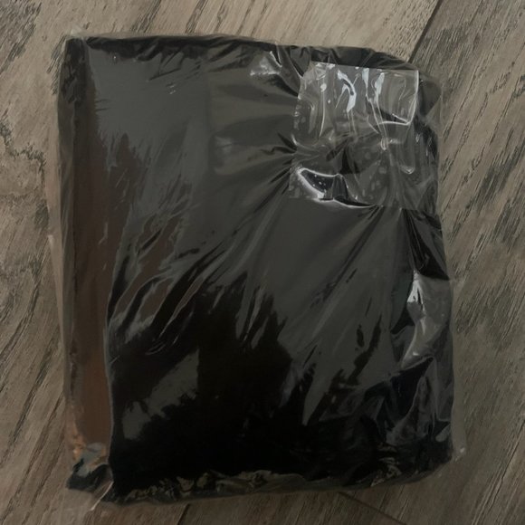 NWT AMERICAN APPAREL FINE JERSEY‎ V-NECK T-SHIRT BLACK XXS - Picture 7 of 7